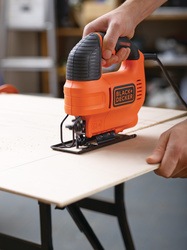 Black and Decker - Sierra de calar 520W con velocidad variable - KS701EK