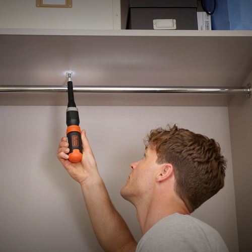 Atornillador en línea 6V con pilas AA - BCF601CBLACK+DECKER