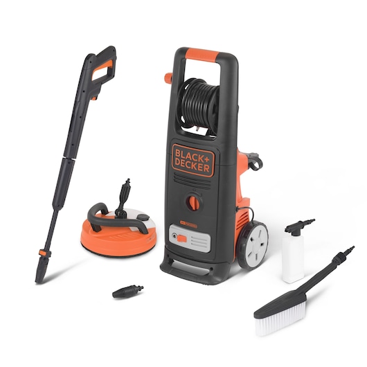 BLACK+DECKER high-pressure washer BXPW2200PE with various accessories including a lance, surface cleaner, nozzle, detergent bottle, and cleaning brush, arranged on a white background.